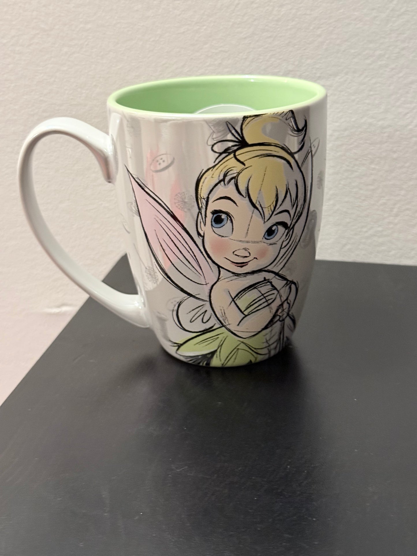 Tasse fée clochette verte avec 200 gr de bonbons