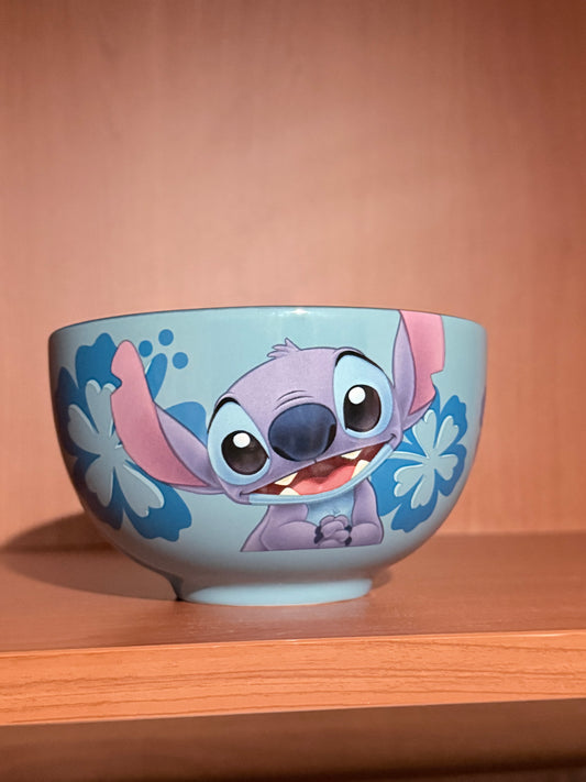 Bol stitch avec 200 gr de bonbons