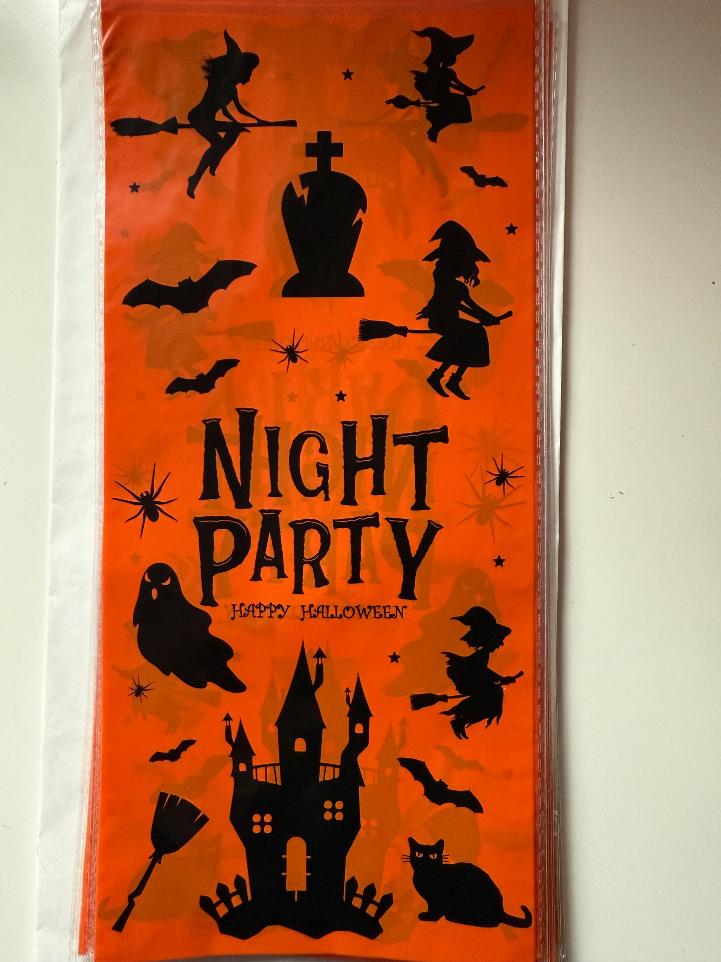 À.15. Sachet Halloween 300 gr de bonbons effrayants