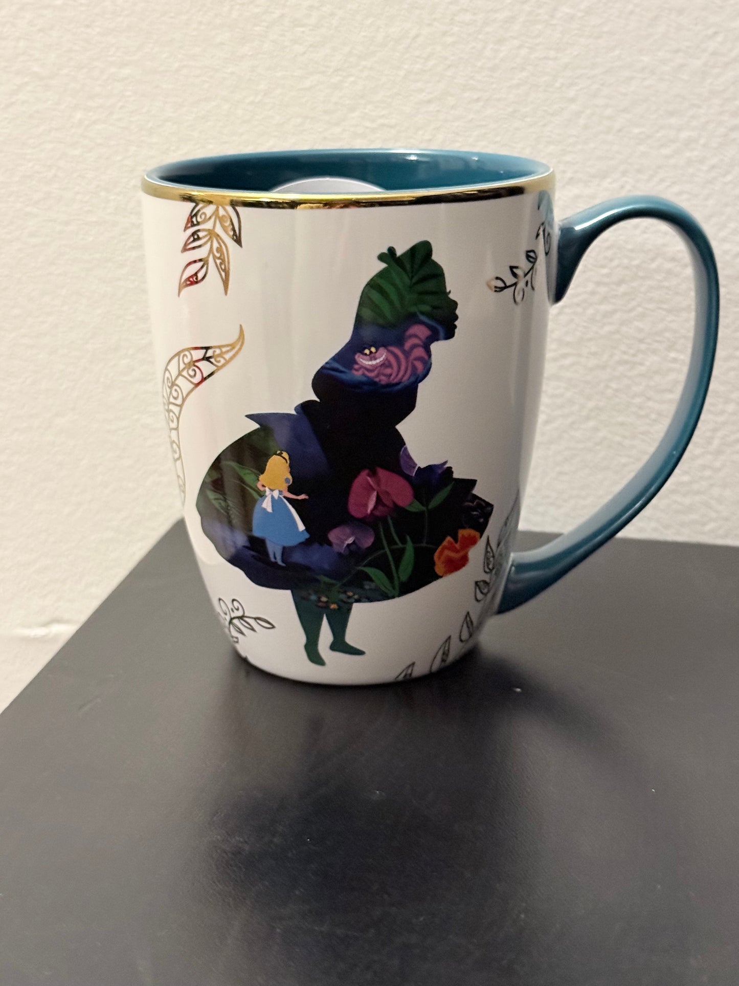Tasse Alice avec 200 gr de bonbons
