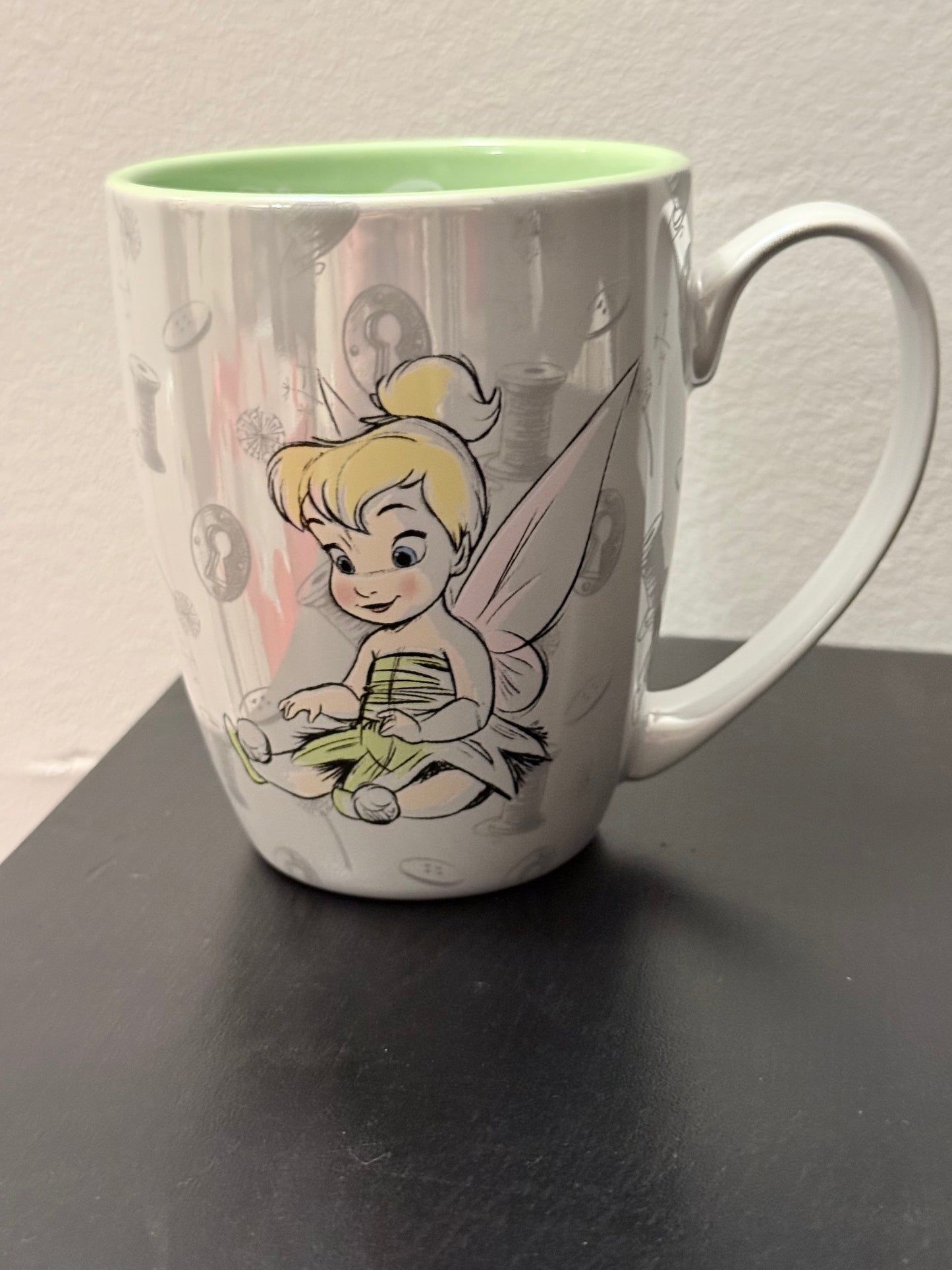 Tasse fée clochette verte avec 200 gr de bonbons