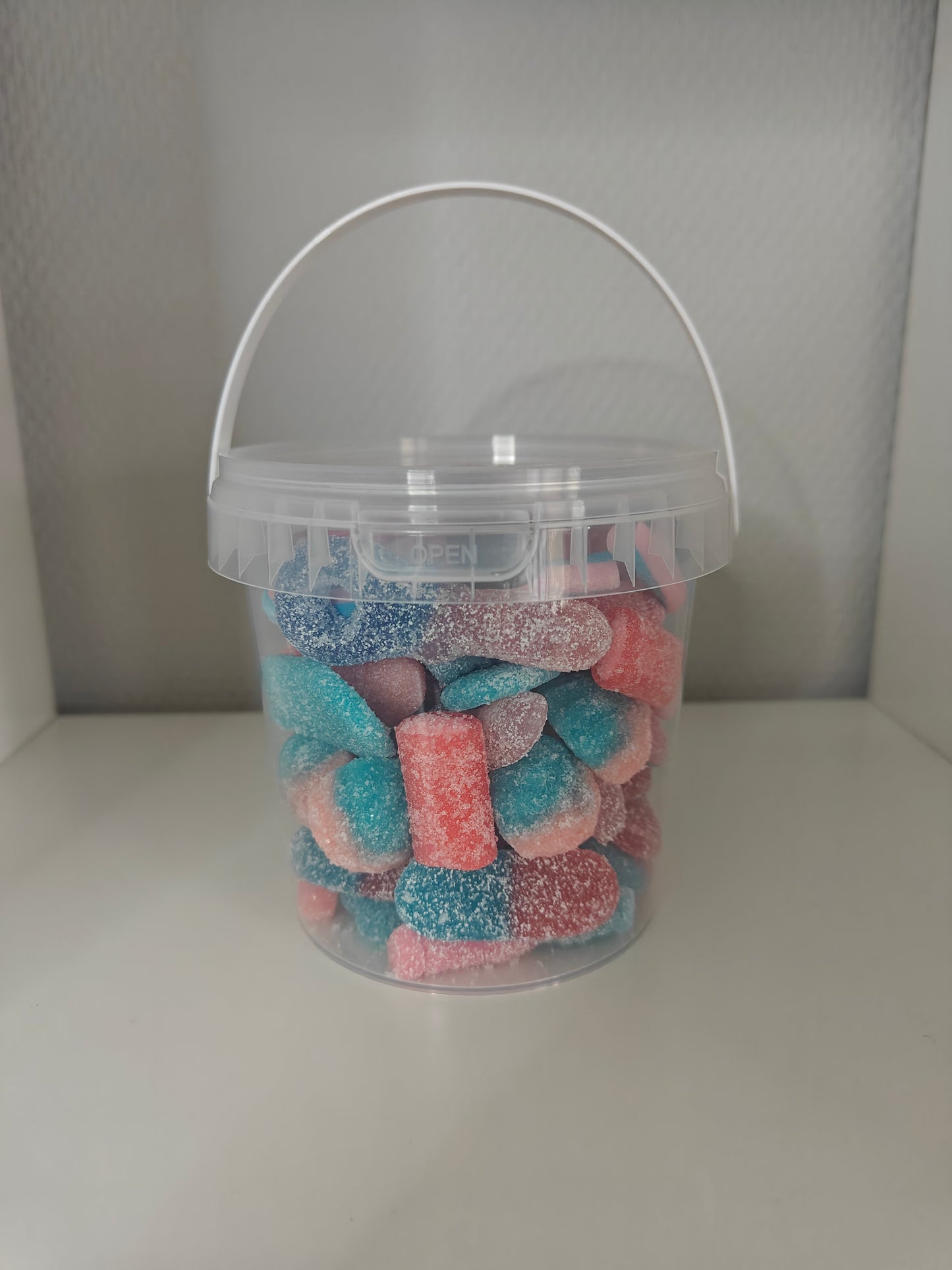 1. Seau de bonbons 🍬 goût Bubble gum 400 gr